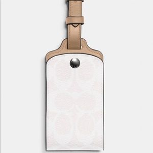 Coach Luggage Tag In Signature Canvas